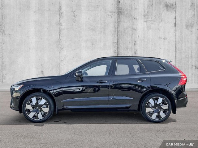 2025 Volvo XC60 Plug-In Hybrid T8 AWD Ultra Dark Theme