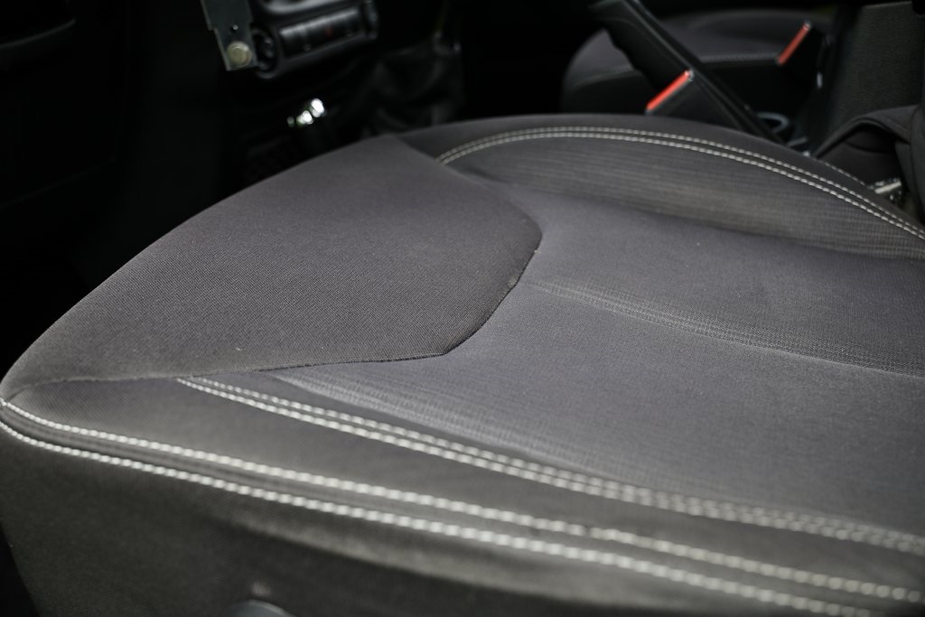 2013 Jeep Wrangler Unlimited Sahara photo 23