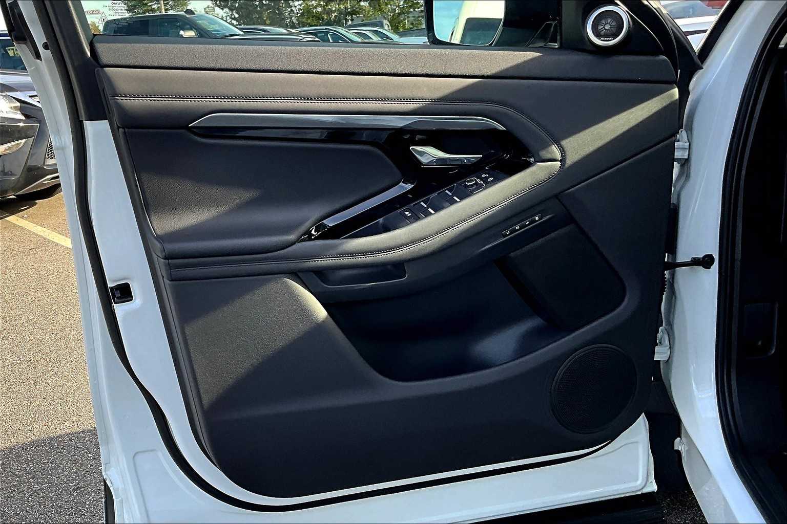 2020 Land Rover Range Rover Evoque S photo 20