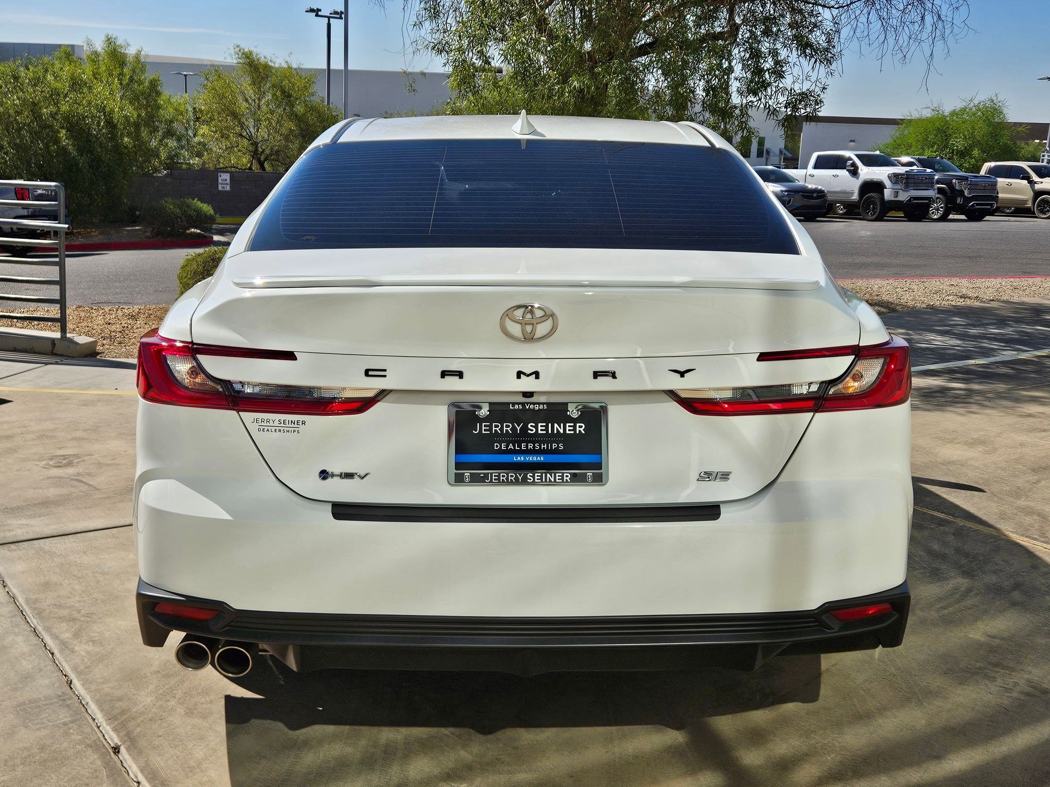 2025 Toyota Camry SE photo 4