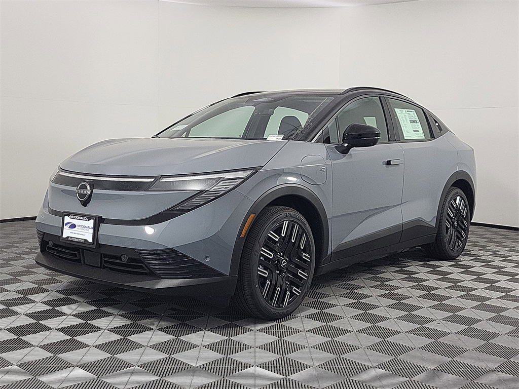 2026 Nissan LEAF Platinum+'s photo