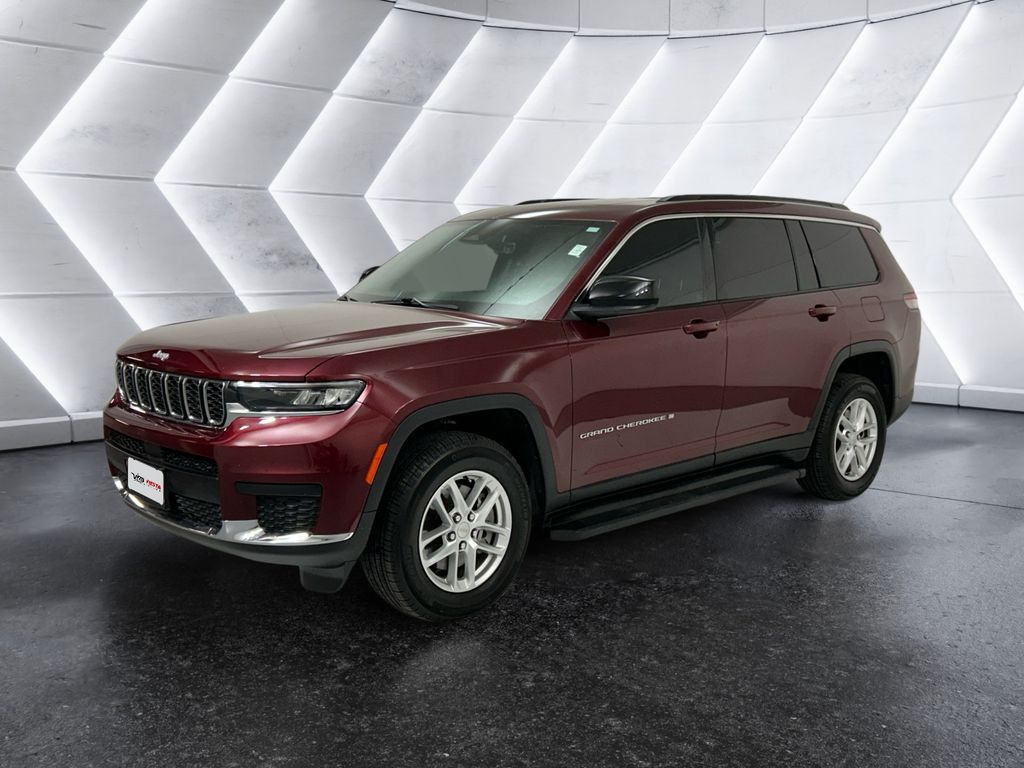 2025 Jeep Grand Cherokee Laredo photo 2