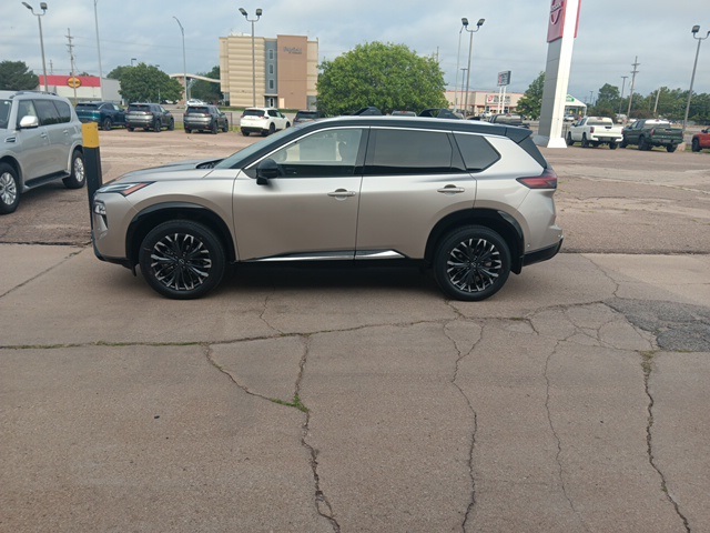 2025 Nissan Rogue Platinum photo 3