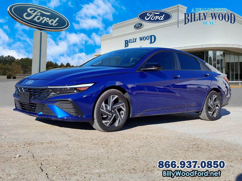 2025 Hyundai Elantra SEL's photo