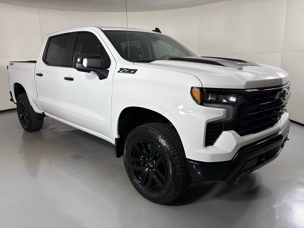 2026 Chevrolet Silverado 1500 LT Trail Boss photo 2