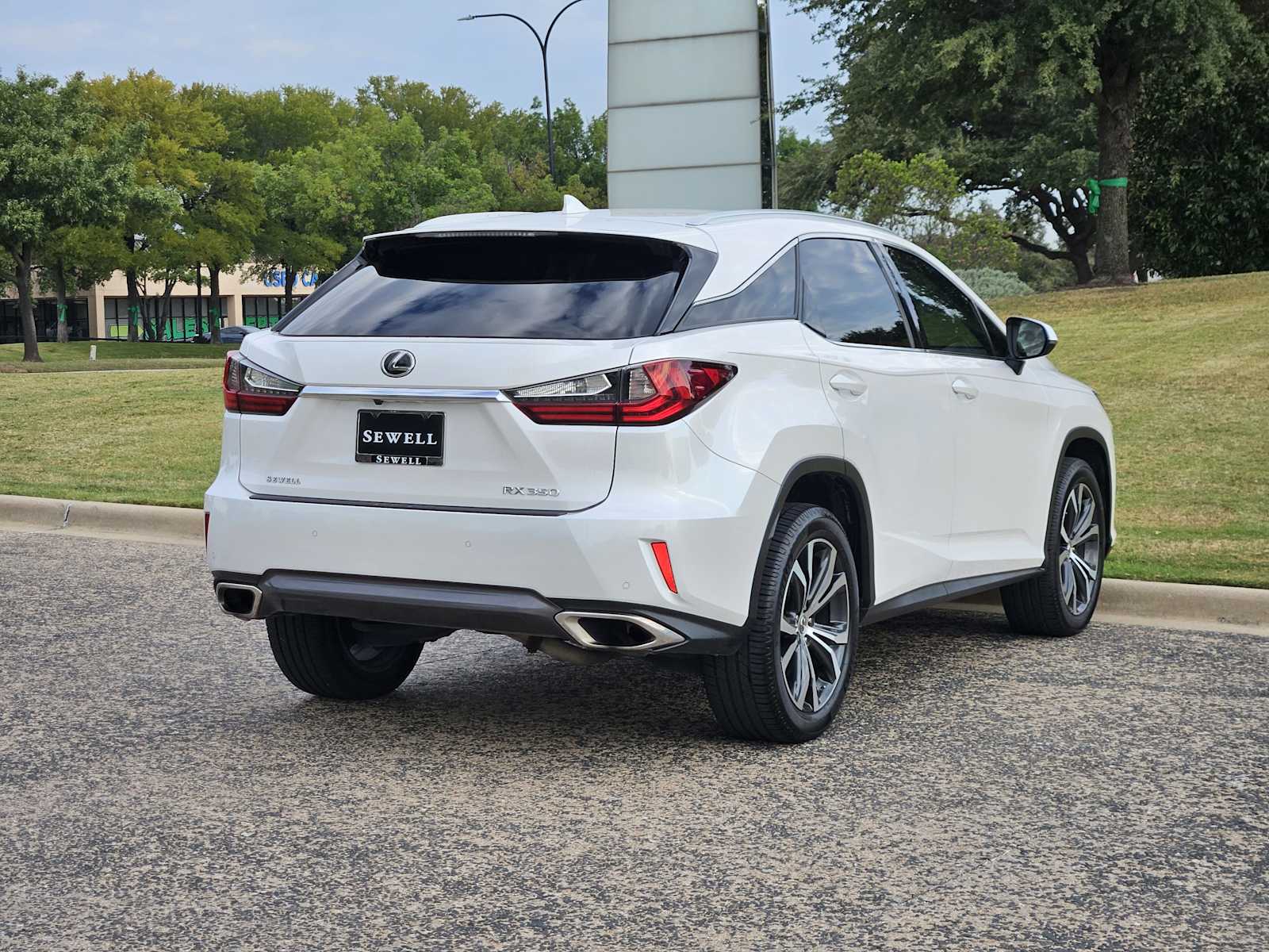 2017 Lexus RX photo 4