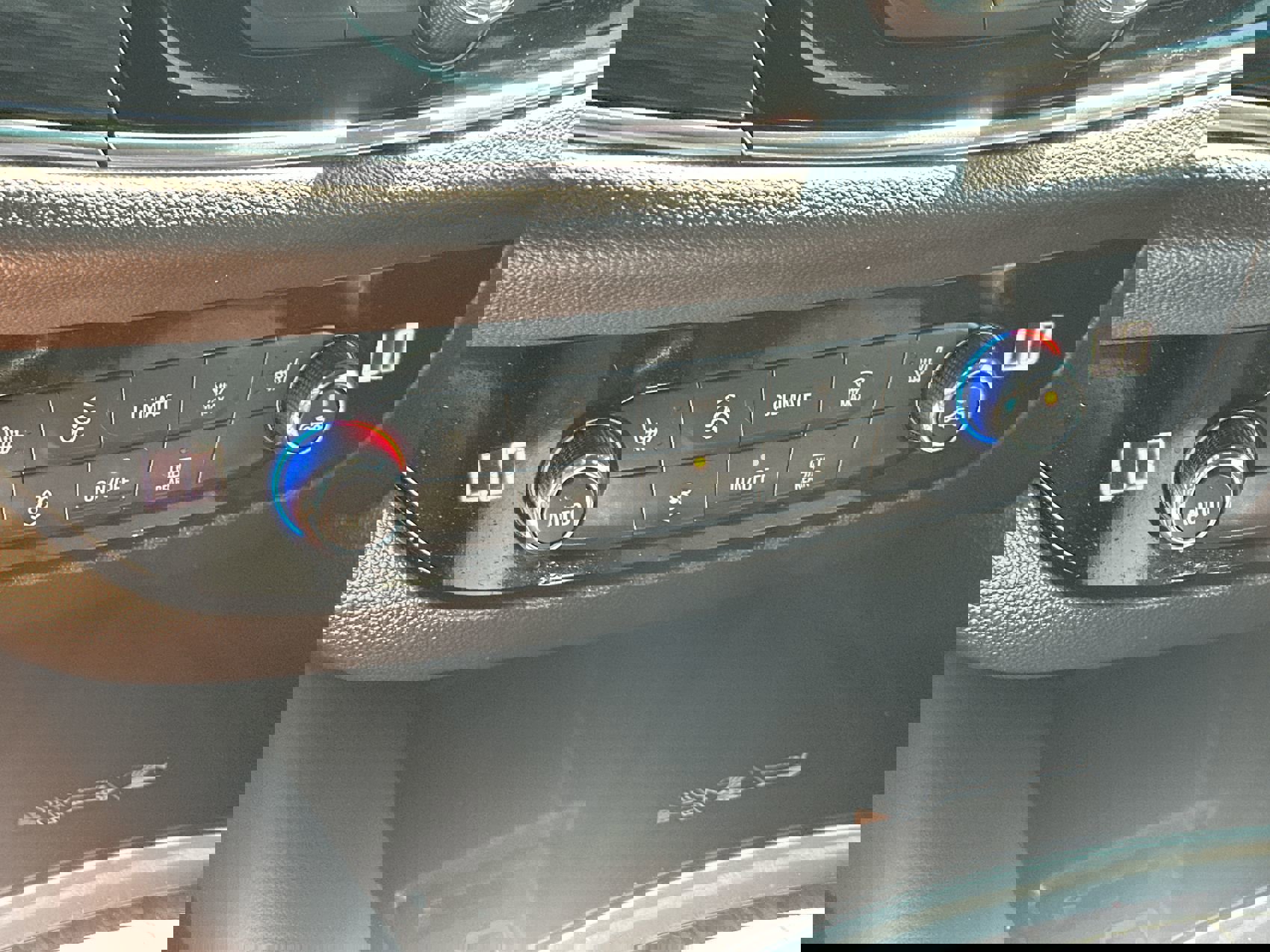 2024 Buick Enclave Essence photo 17