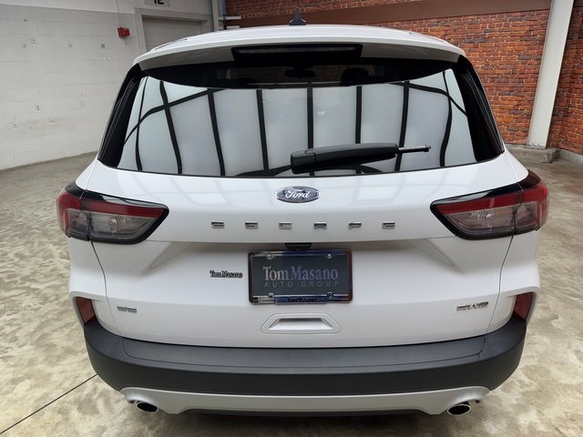 2022 Ford Escape SE photo 3