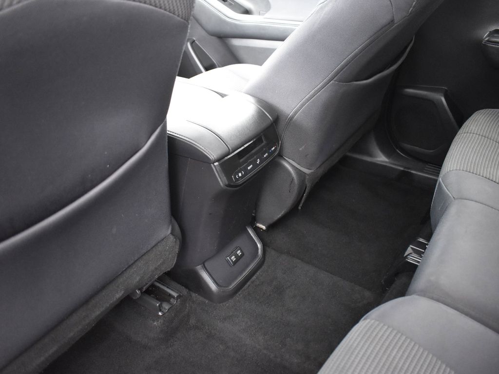 2020 Toyota Highlander L photo 20