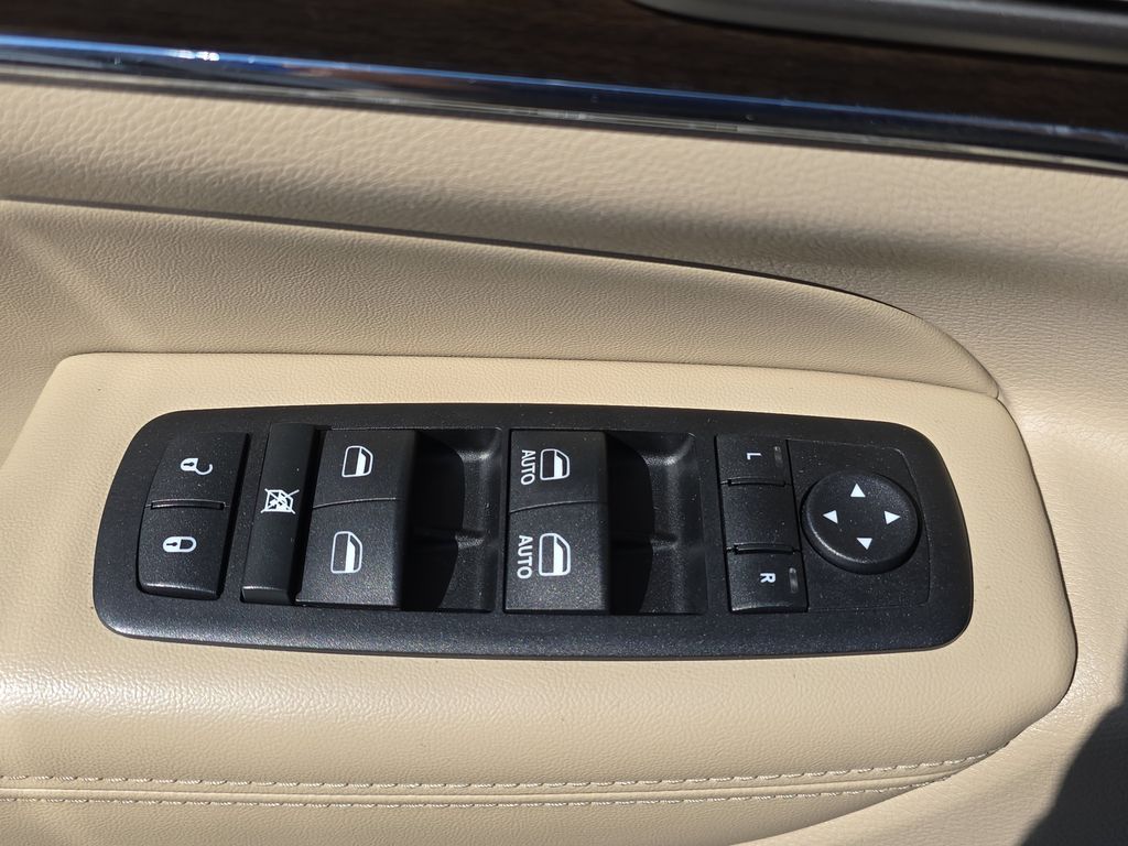 2015 Jeep Grand Cherokee Limited photo 27