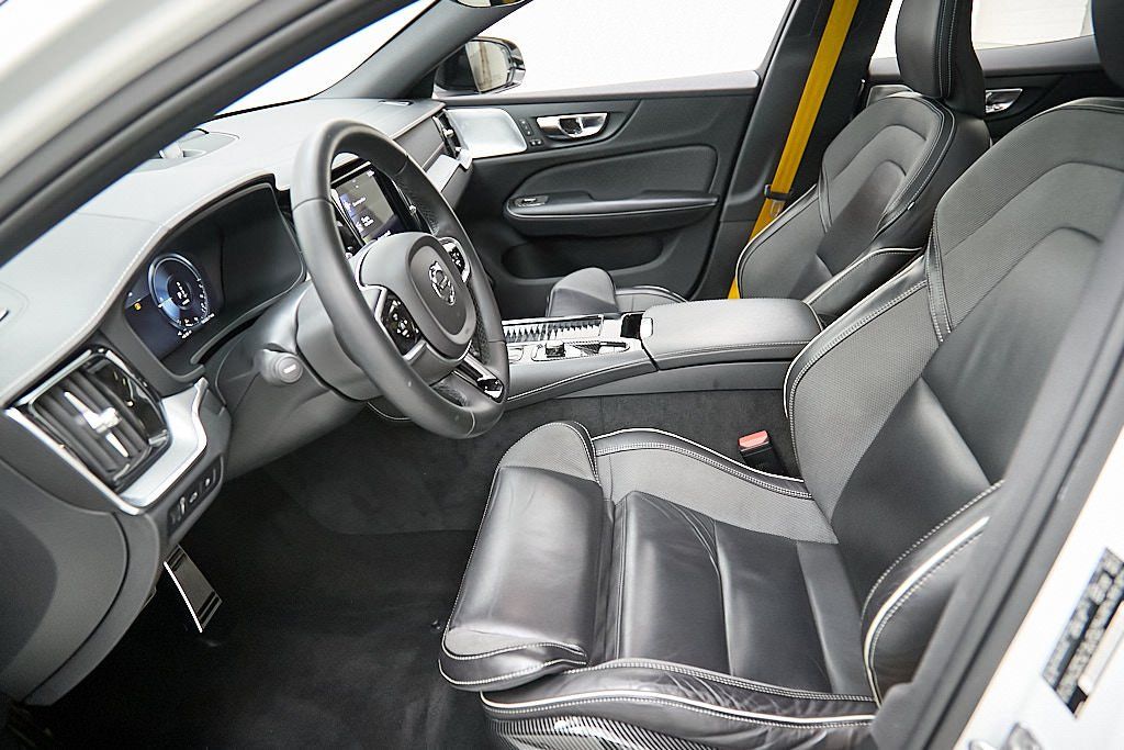 2022 VOLVO S60 - Image 13