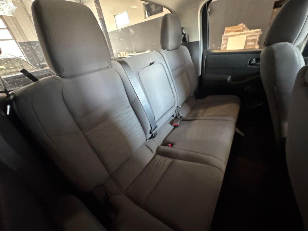 2022 Nissan Frontier S photo 17