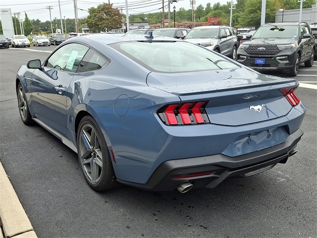 2025 Ford Mustang EcoBoost Premium photo 4