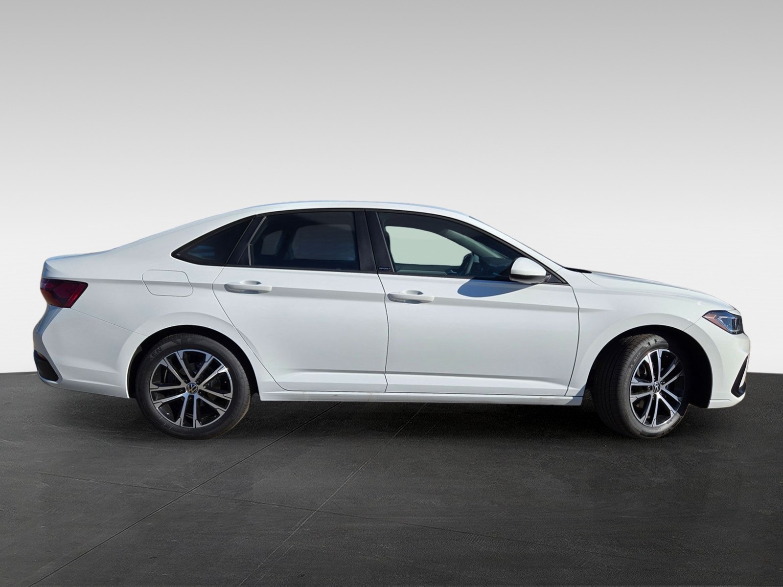 2026 Volkswagen Jetta 1.5T Sport photo 3