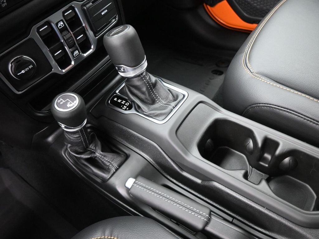 2025 Jeep Gladiator Sport photo 3