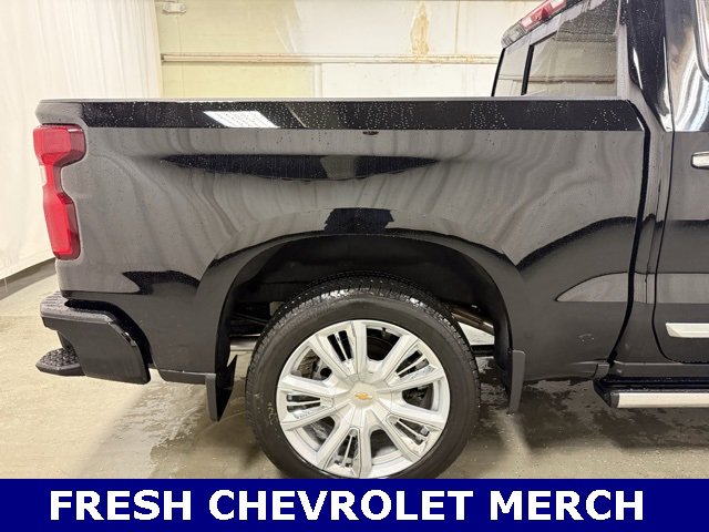 2026 Chevrolet Silverado High Country 1500 photo 3