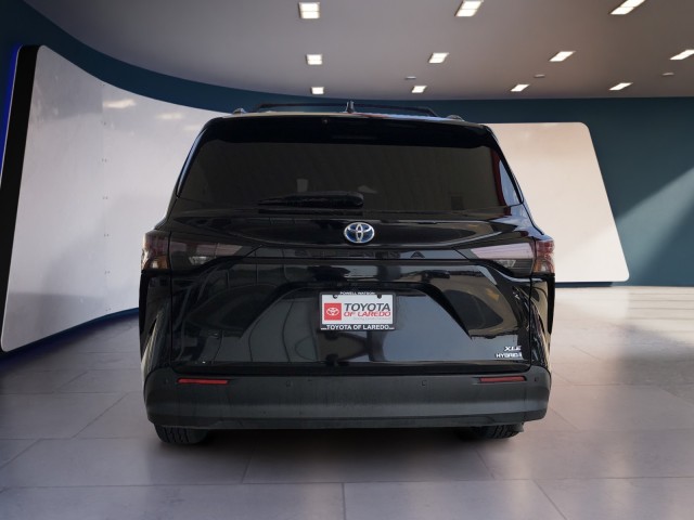 2023 Toyota Sienna XLE photo 4