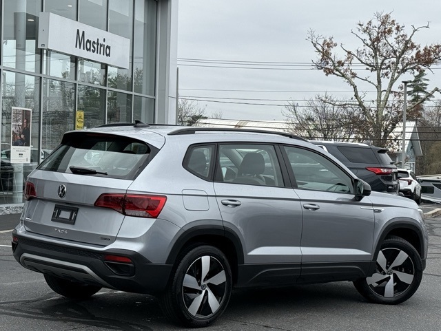 2024 Volkswagen Taos S photo 3