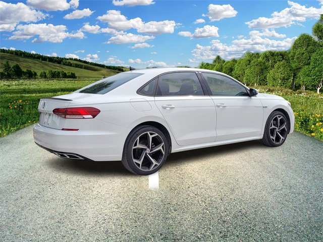 2020 Volkswagen Passat 2.0T R-Line photo 3