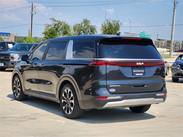 2023 Kia Carnival EX photo 5