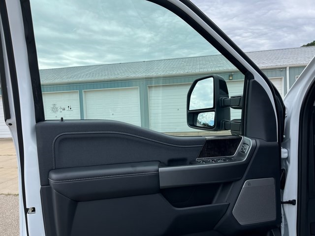 2026 Ford F-250 Lariat photo 24