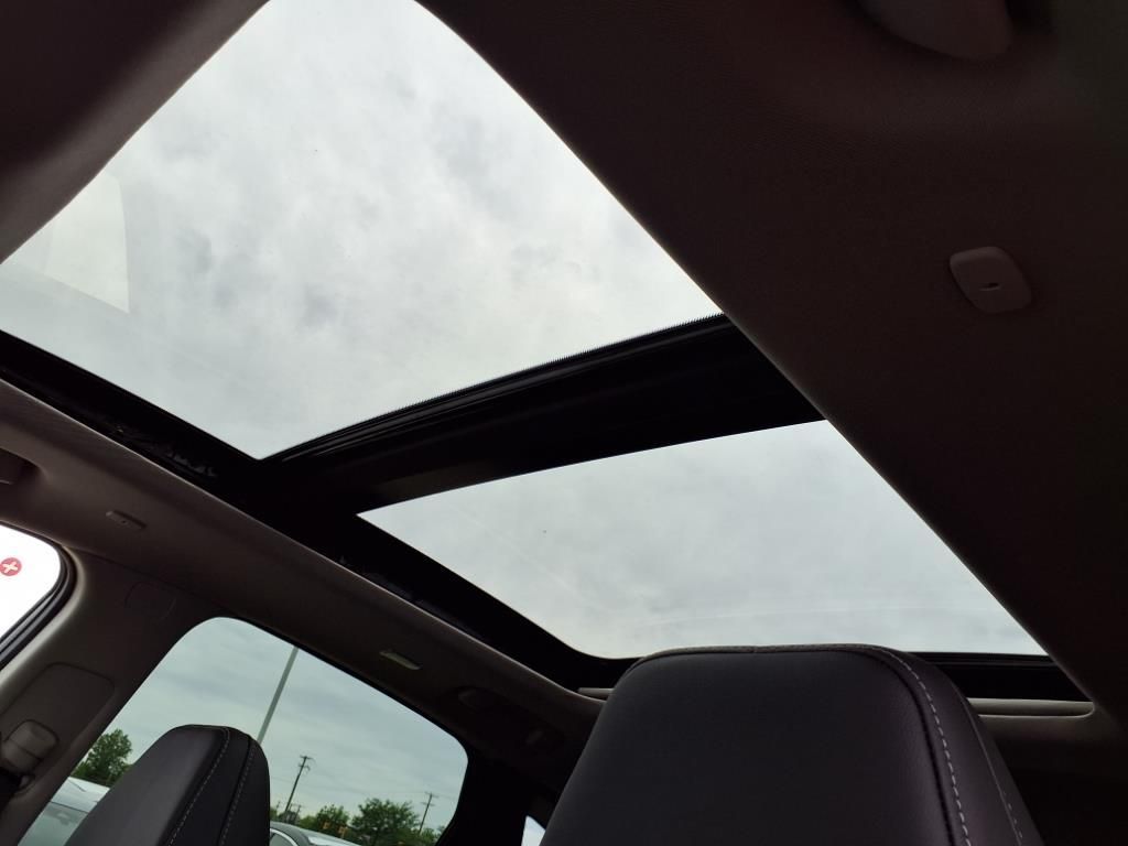 2025 Nissan Murano SL photo 2
