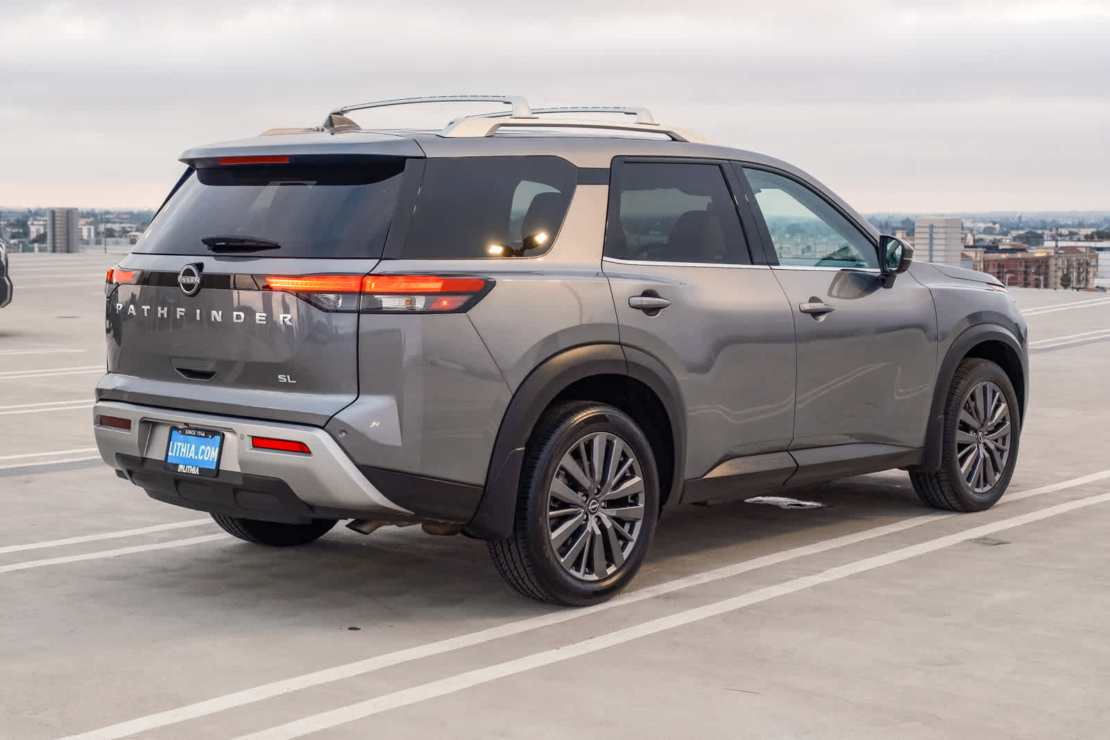 2022 Nissan Pathfinder SL photo 4