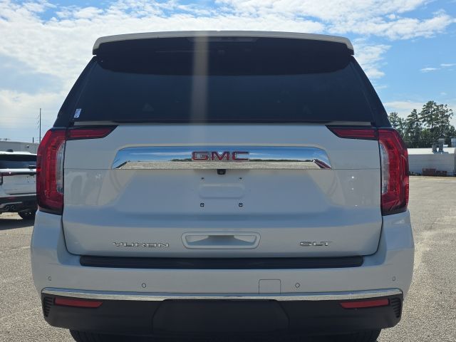 2023 Gmc Yukon SLT photo 4