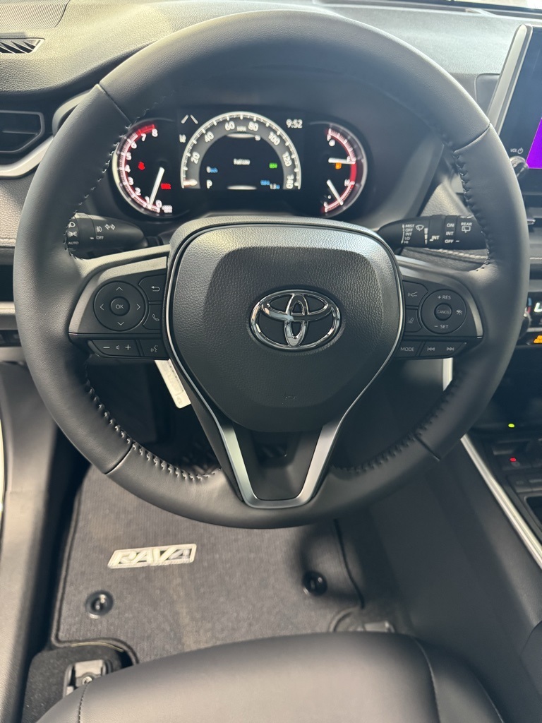2025 Toyota RAV4 XLE Premium photo 35