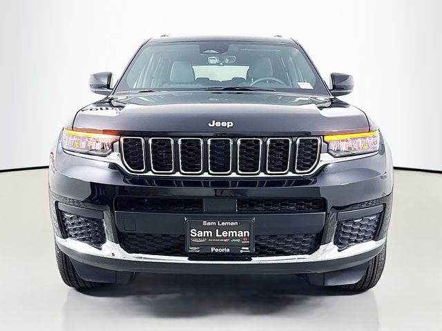 2025 Jeep Grand Cherokee Laredo photo 2