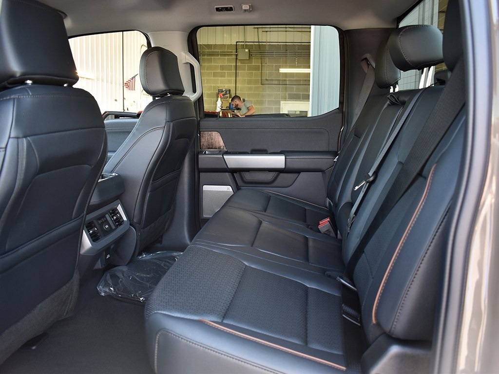 2026 Ford F-250 Lariat photo 6