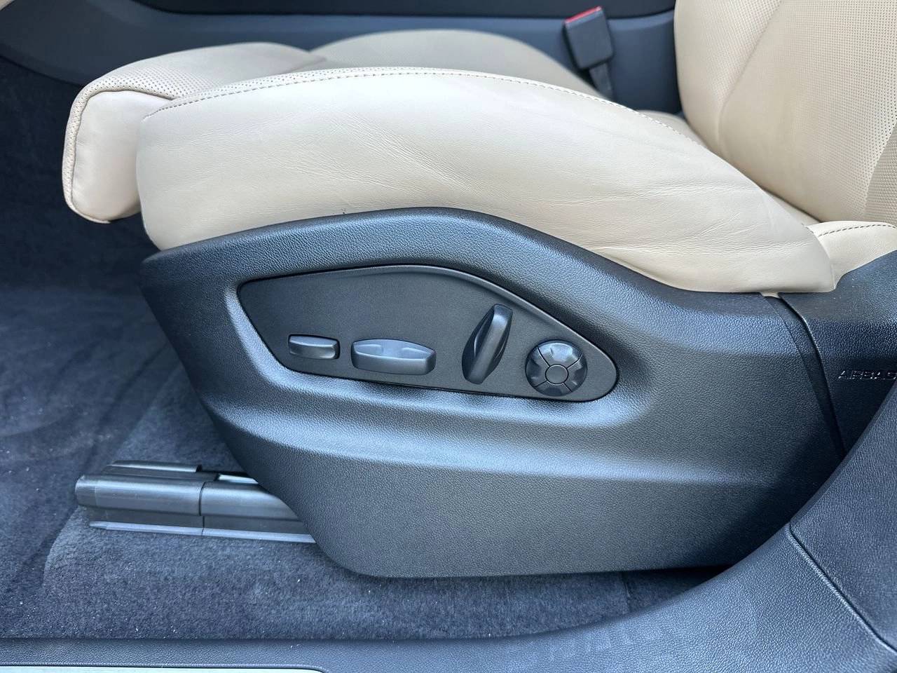 2025 Porsche Cayenne Coupe photo 16