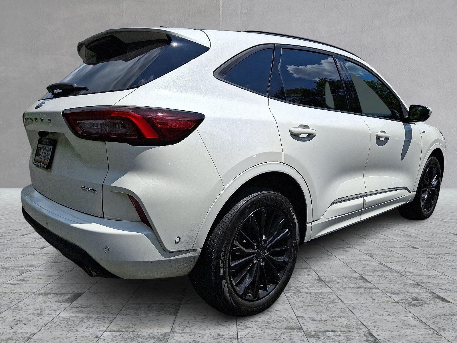 2023 Ford Escape ST-Line Elite photo 6