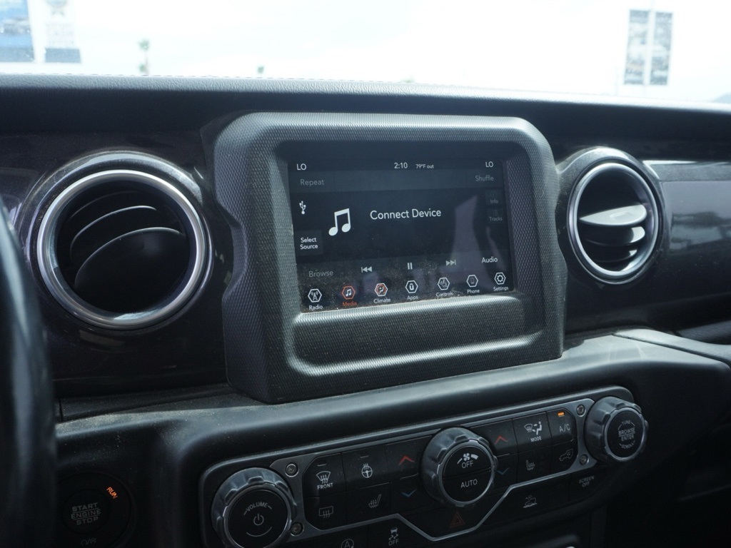 2021 Jeep Wrangler Sahara Altitude photo 13