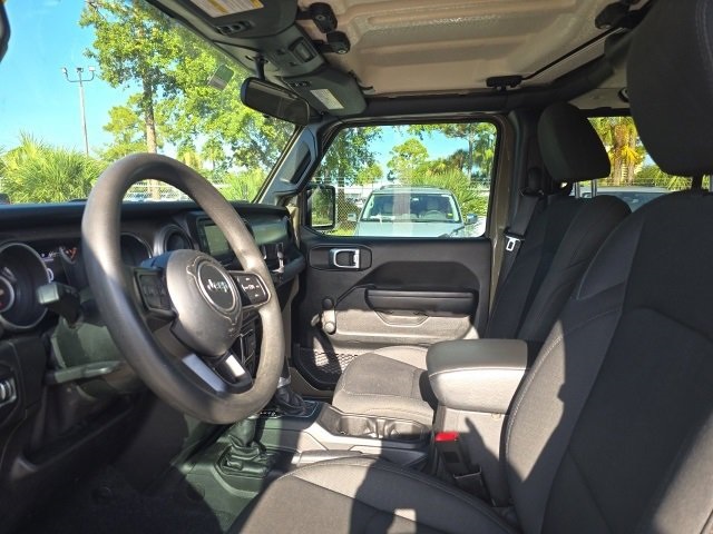 2020 Jeep Gladiator Sport photo 2