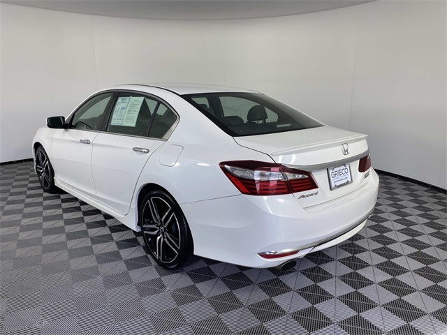 2017 Honda Accord Sport photo 5