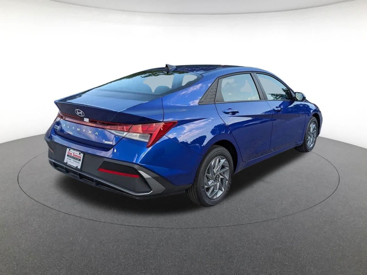 2025 Hyundai Elantra Hybrid Blue photo 4