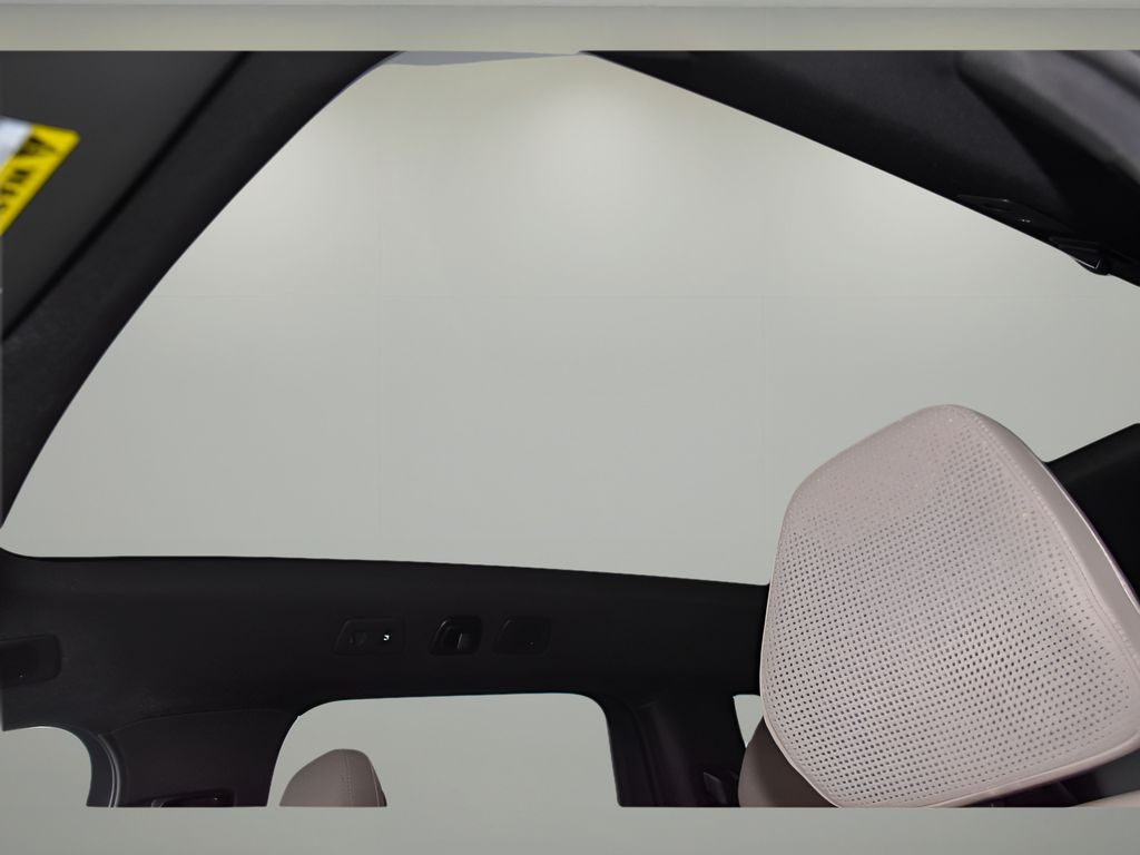 2025 Volvo EX90 Ultra photo 9