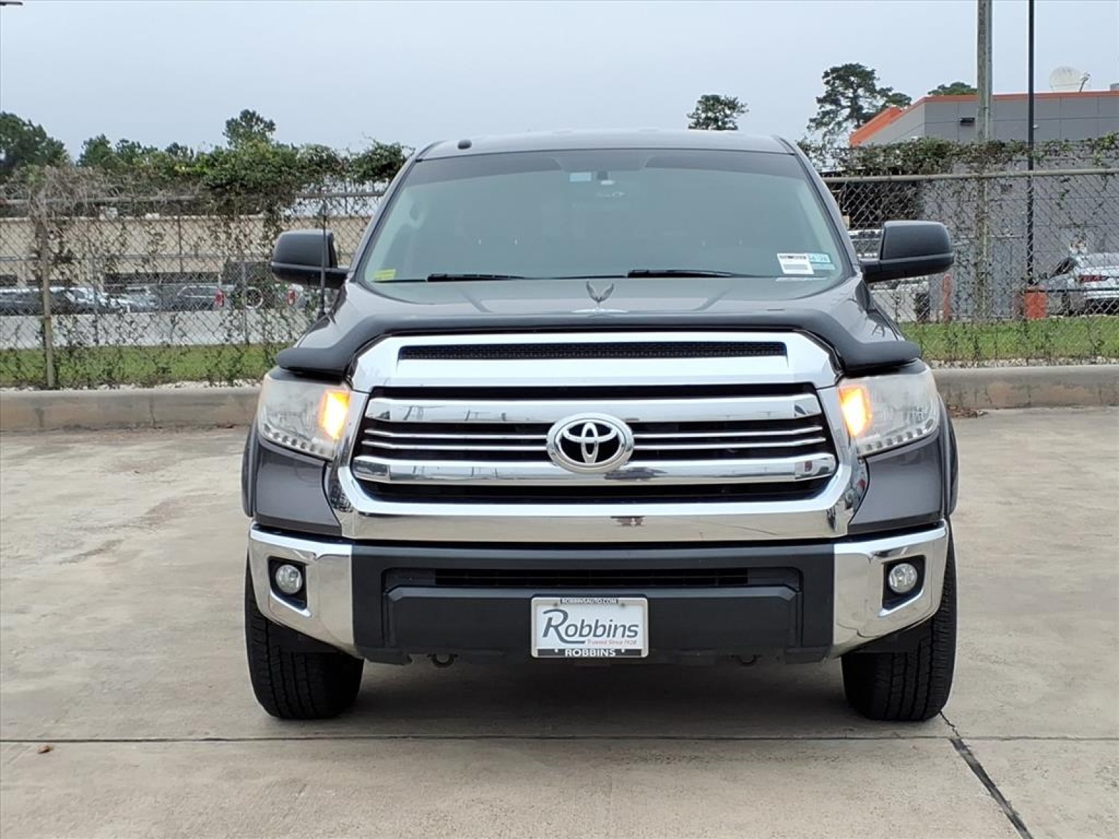 2016 Toyota Tundra SR5 photo 2