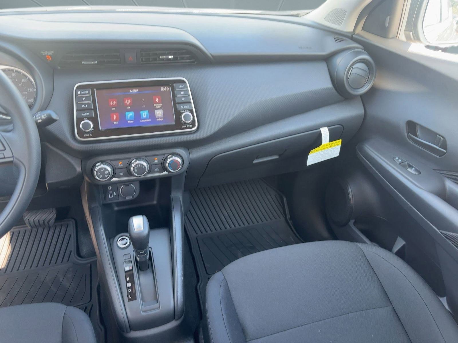 2025 Nissan Kicks Play S photo 25
