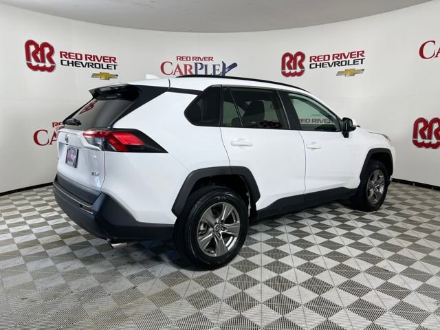 2024 Toyota RAV4 XLE photo 5