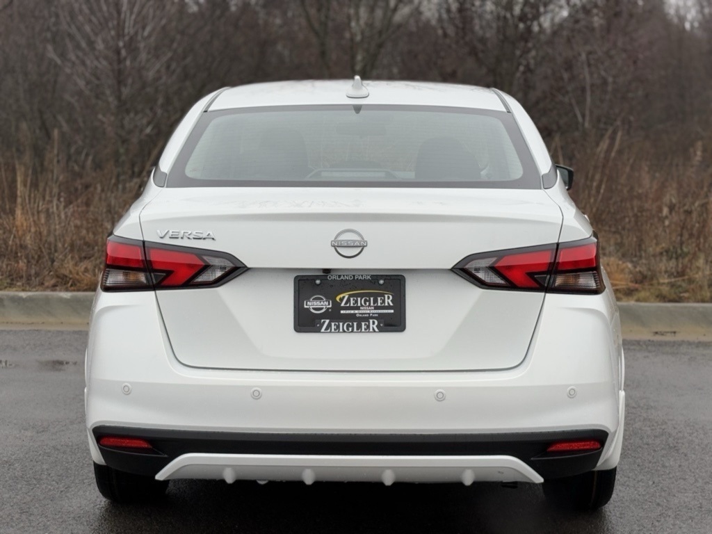 2025 Nissan Versa SV photo 6