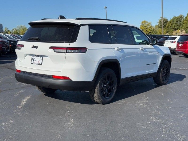 2025 Jeep Grand Cherokee Altitude X photo 3