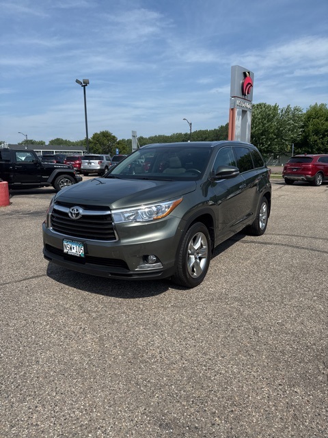 Used 2015 Toyota Highlander Limited with VIN 5TDDKRFH6FS102311 for sale in Shakopee, Minnesota