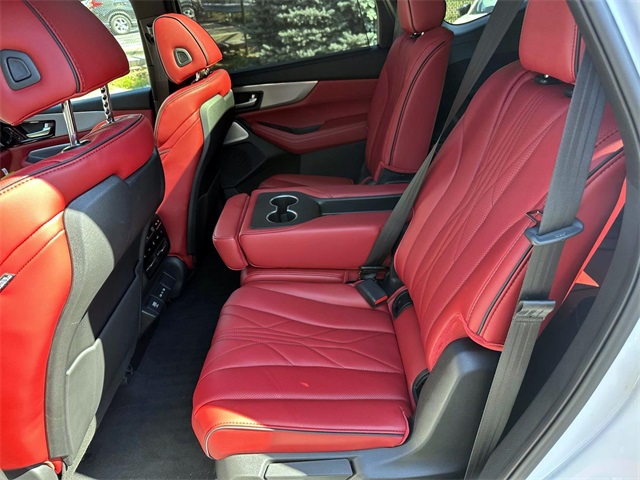 2025 Acura MDX SH-AWD A-Spec Advance photo 18