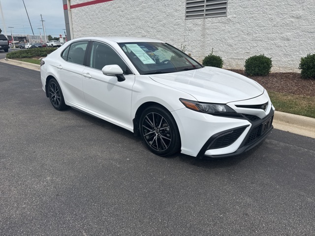 2023 Toyota Camry SE photo 2