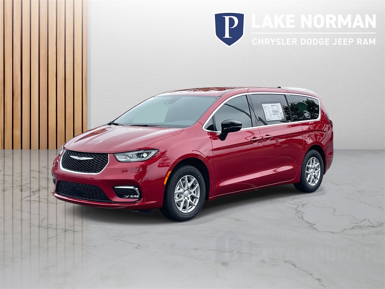 2026 Chrysler Pacifica photo 2