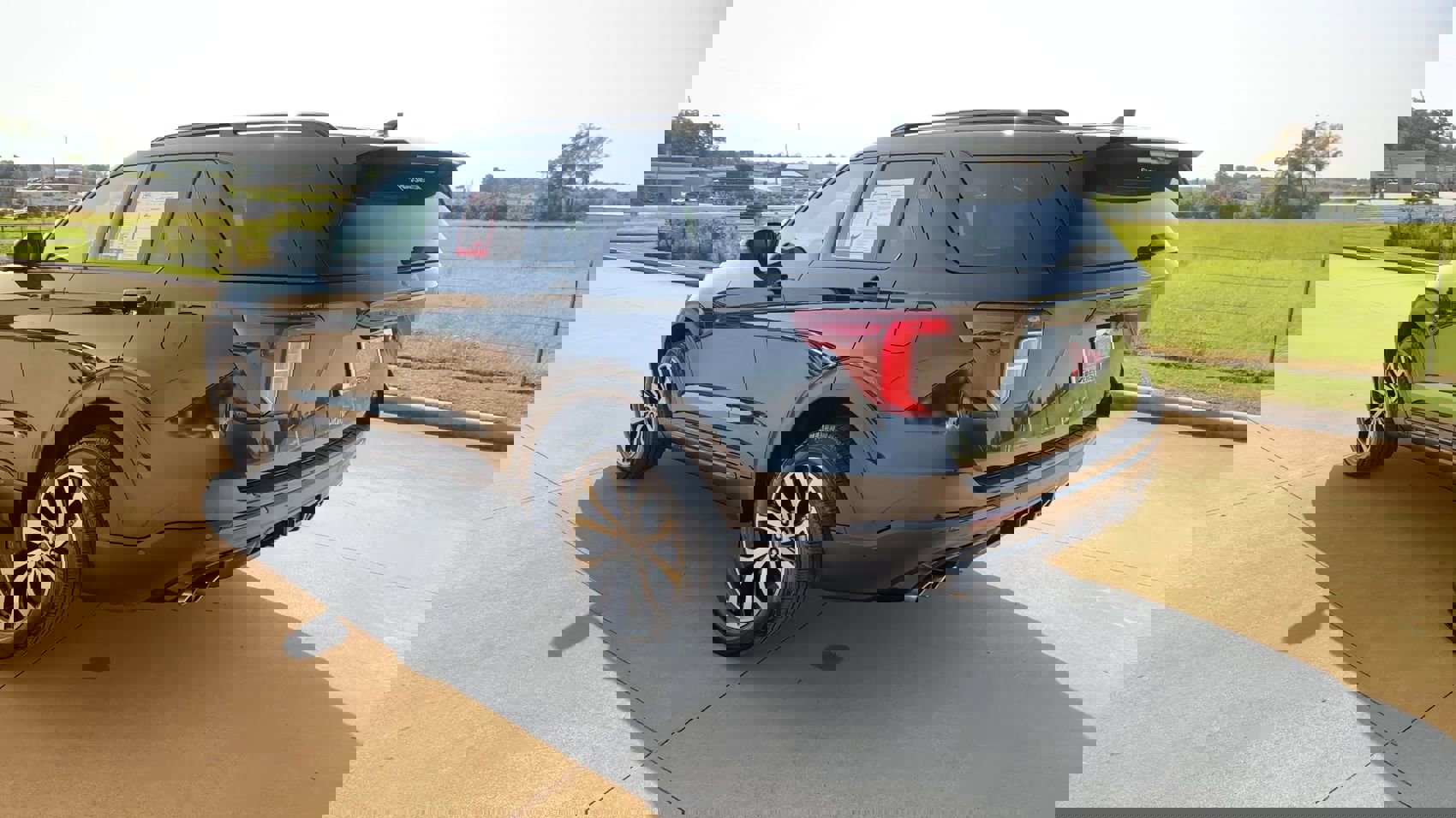 2020 Ford Explorer ST photo 7