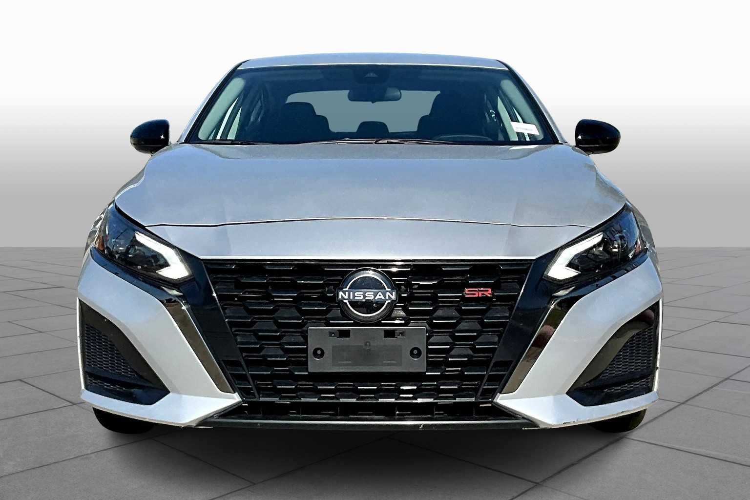 2024 Nissan Altima 2.5 SR photo 3