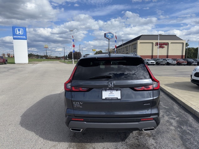 2023 Honda CR-V Hybrid Sport Touring photo 4